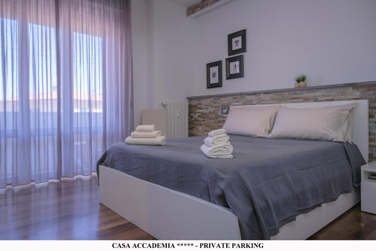 Elegante Casa Accademia ***** - Private Parking Livorno Exterior foto